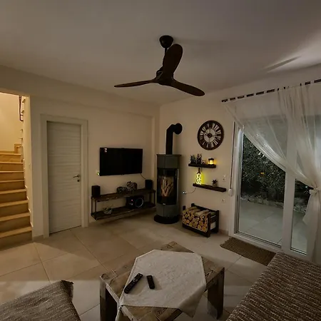 Oikies Сasa de vacaciones Prínos