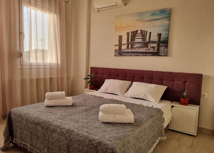 Nyaraló Oikies Prínosz